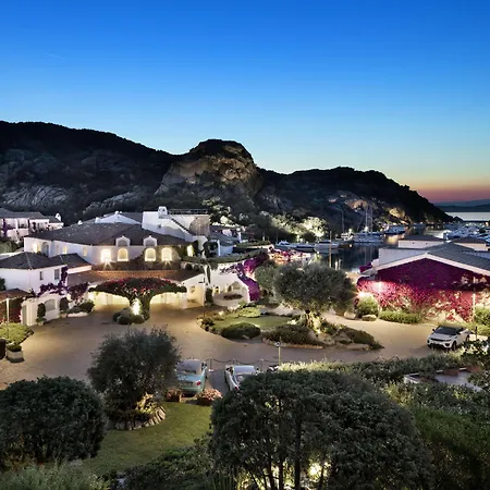 Szálloda Grand Poltu Quatu 5*