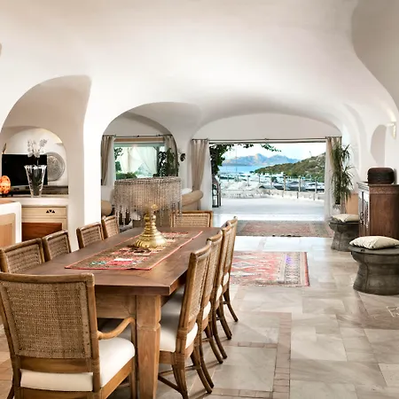 Grand Poltu Quatu Szálloda