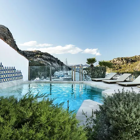 Grand Poltu Quatu Szálloda Porto Cervo