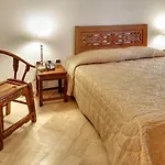 Grand Poltu Quatu Hotel