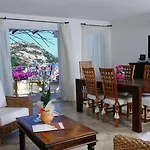 Grand Poltu Quatu فندق