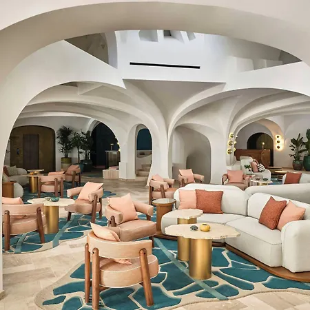 Grand Poltu Quatu Hotel